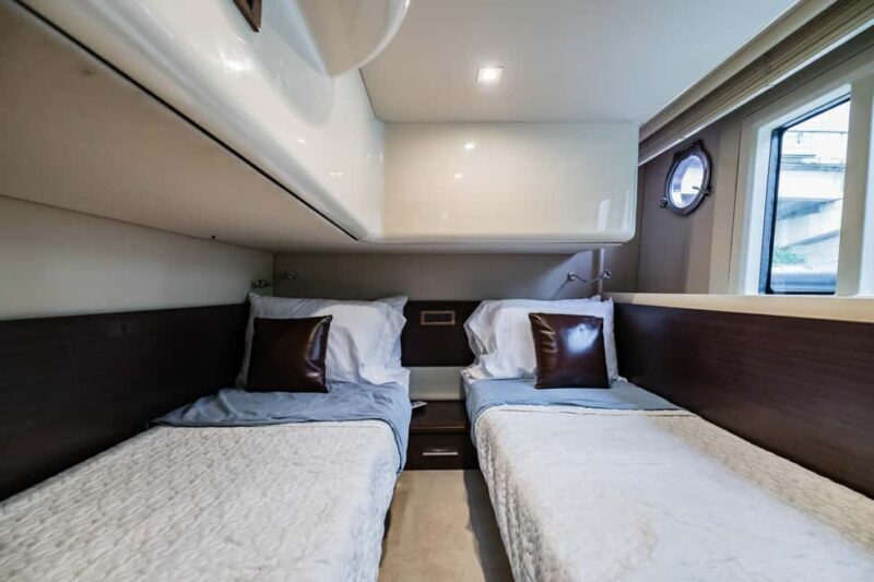 St. Petersburg: Private Yacht Cruise - An In-Depth Look at the Yacht Cruise Experience