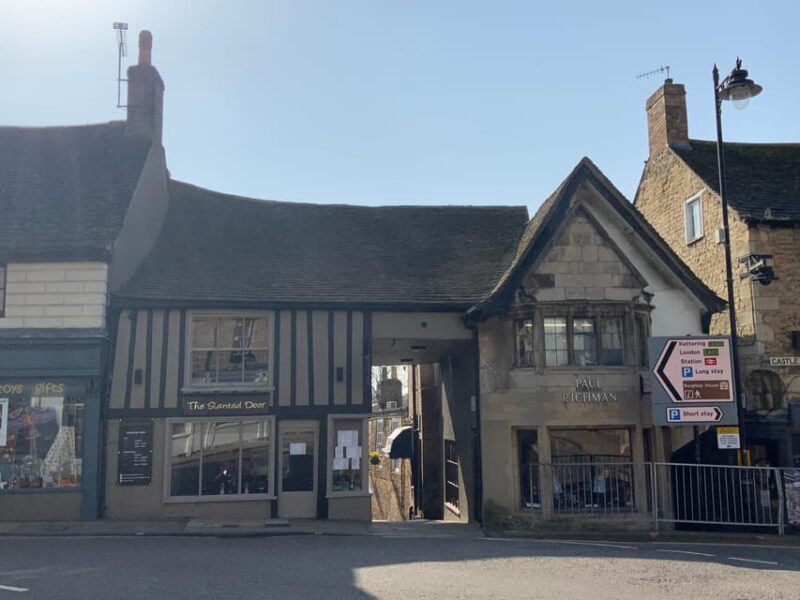 Stamford: Guided Walking Tour of Stamford - Uncovering Stamfords Fascinating Characters