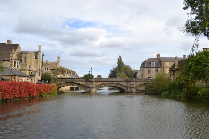 Stamford: Guided Walking Tour of Stamford - Navigating Stamfords Spooky Legends and Tales