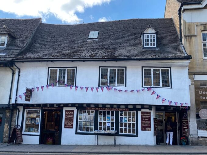 Stamford: Guided Walking Tour of Stamford - Sum Up