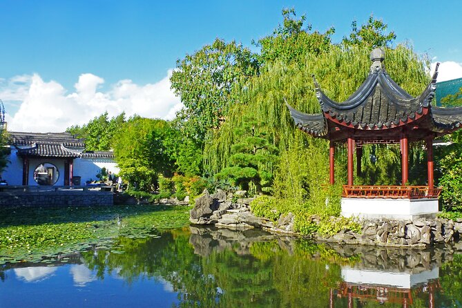 Stanley Park to Totem Poles: Vancouver's Scenic Walk - Discovering the Olympic Cauldron