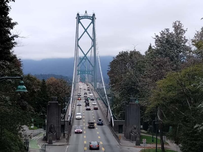 Stanley Park Tour by Car:Small Group Value,See More,Pay Less - Key Points