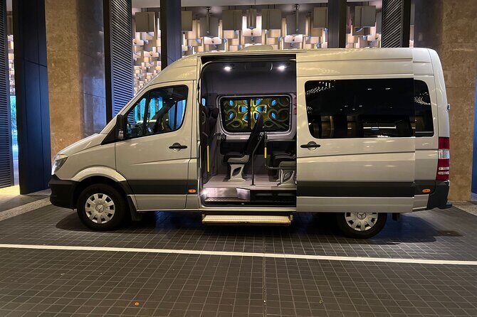 Starways Chauffeur - Airport Transfer & Chauffeurs in Melbourne - Practical Considerations