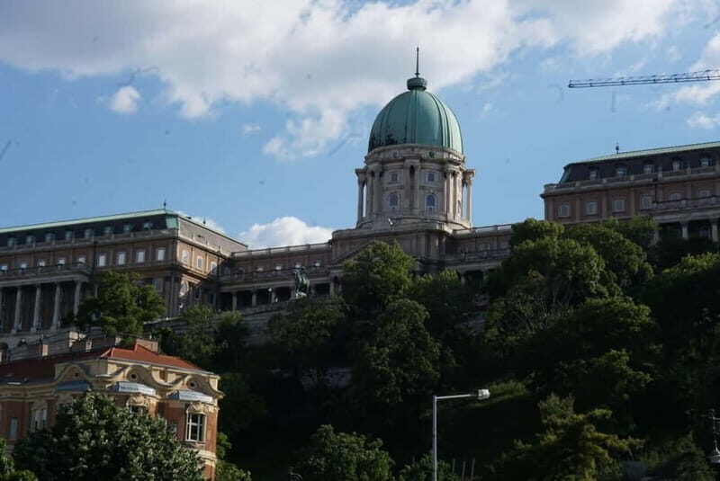 Statues, & Myths of Buda Castle: A Storytelling Experience - Detailed Breakdown of the Tour Experience
