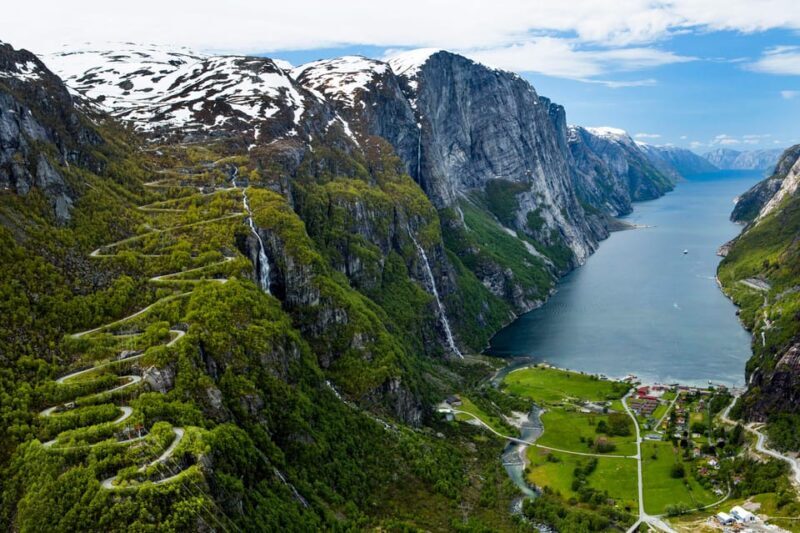 Stavanger: Kjerag and Lysebotn Guided Tour - Key Points