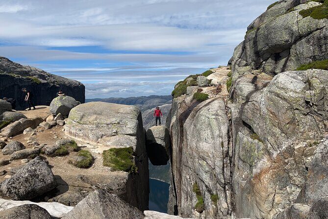 Stavanger Kjerag Hike with Guide and Transportation - FAQ  