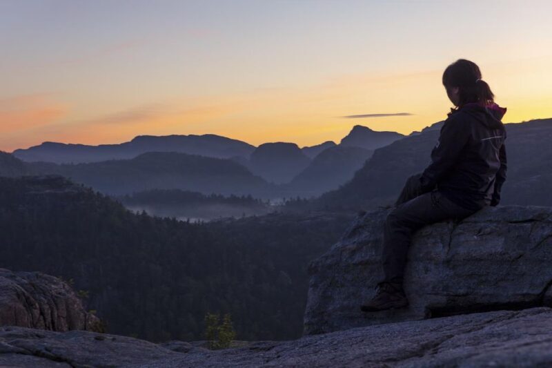 Stavanger: Preikestolen Sunrise Hike with Breakfast Buffet - Key Points
