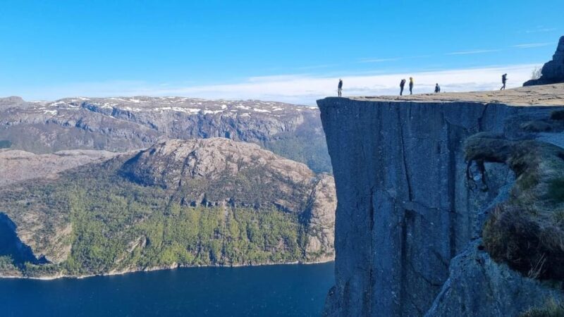 Stavanger: Preikestolen Tour with Guide and Pickup - Why Choose This Tour?