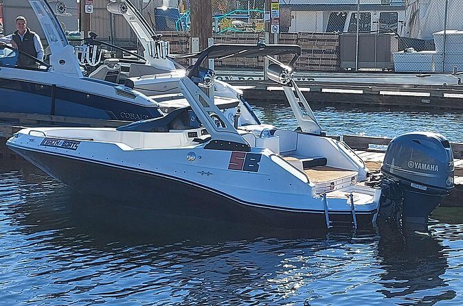 Stealth 4 Passenger Boat Rental - Who Will Love This Experience?