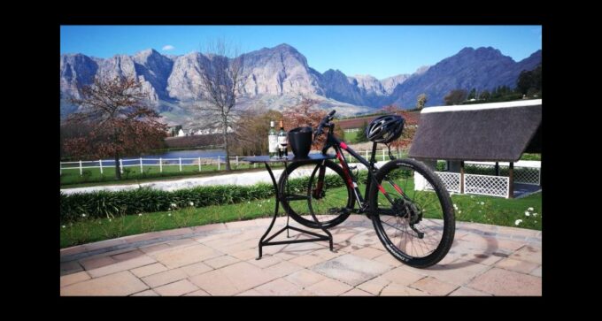 Stellenbosch: Stellenbosch Private E-Bike & Wine Tour - Discovering Stellenbosch Wineries