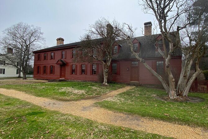 Step in Time Inside Historic Buildings of Colonial Williamsburg - Who Should Consider This Tour?