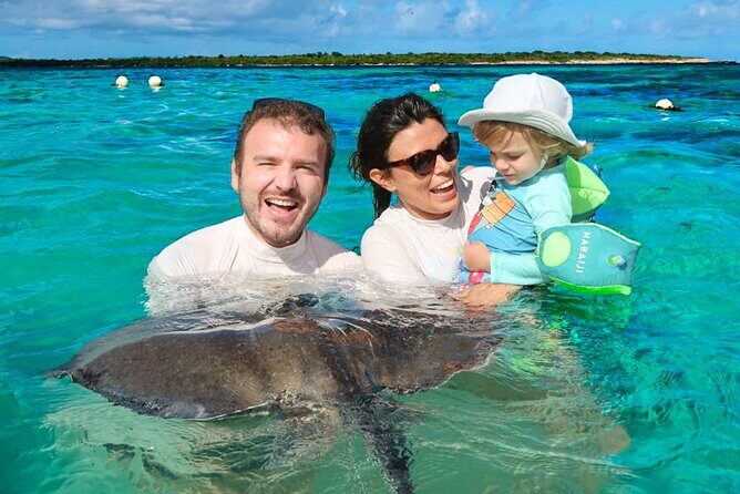 Stingray City experience, Devils Bridge and Long Bay Beach - The Experience at Stingray City