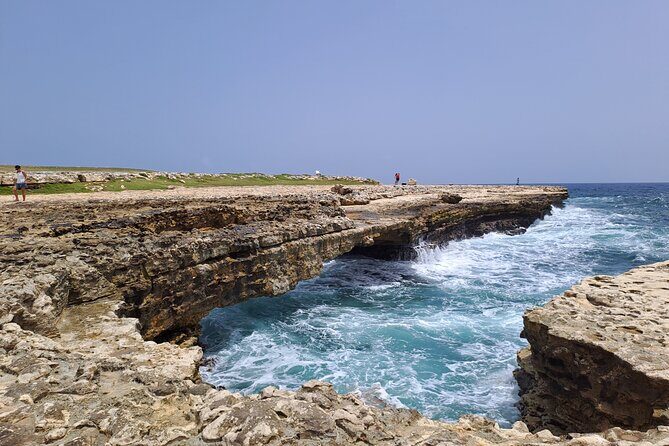 Stingray City experience, Devils Bridge and Long Bay Beach - Long Bay: Relaxation and Snorkeling