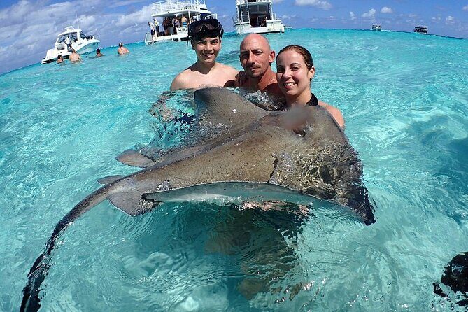 Stingray City Sandbar, Snorkel, Star fish Beach (Family operated) - Key Points