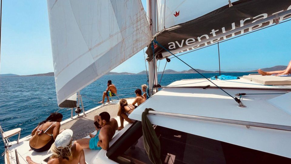 Stintino: Half-Day Catamaran Tour to La Pelosa With Aperitif - Catamaran Experience
