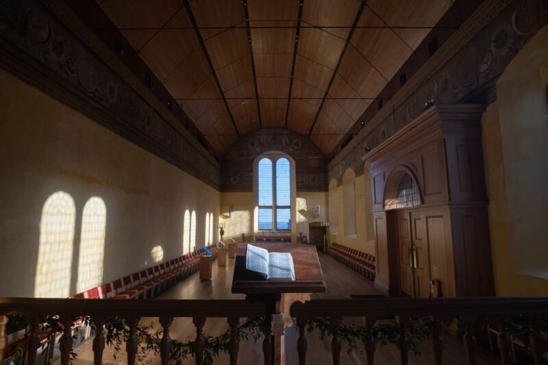 Stirling Castle: Skip-the-Line Guided Tour in Spanish - Key Historical Features