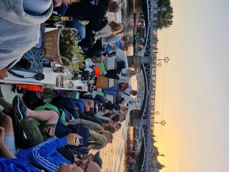 Stockholm: Electric Boat Tour With Live Music - Experience Highlights
