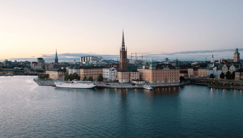 Stockholm Icons: Old Town & Riddarholmen Private Guided Tour - What Sets This Tour Apart