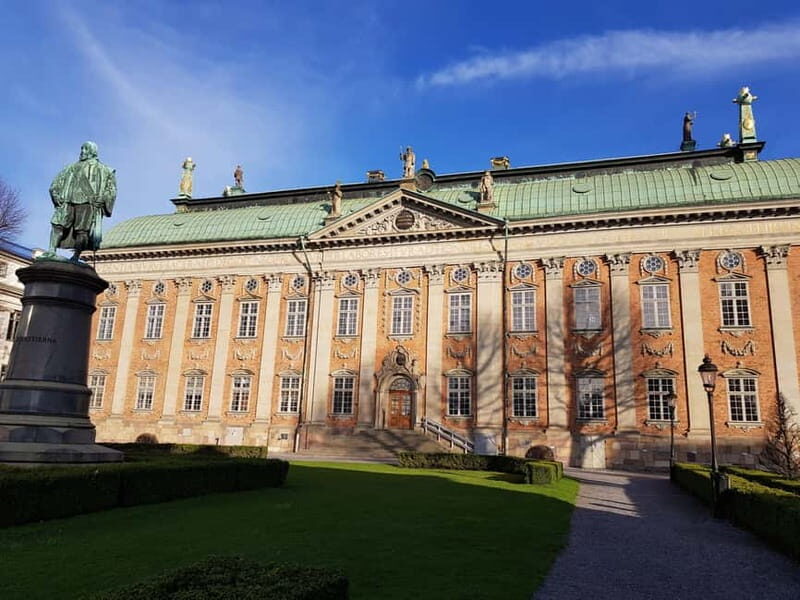 Stockholm: Legends & Landmarks City Hall & Old Town Tour - Key Points