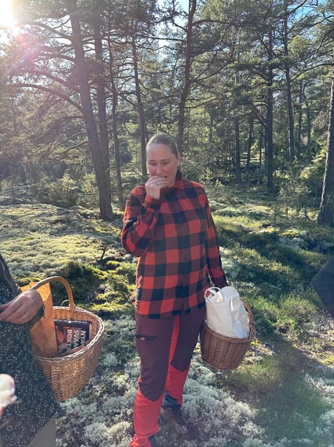 Stockholm, Mushroom and Wild Plant Foraging Tour with expert - A Nature Lover’s Practical Guide to the Stockholm Foraging Tour