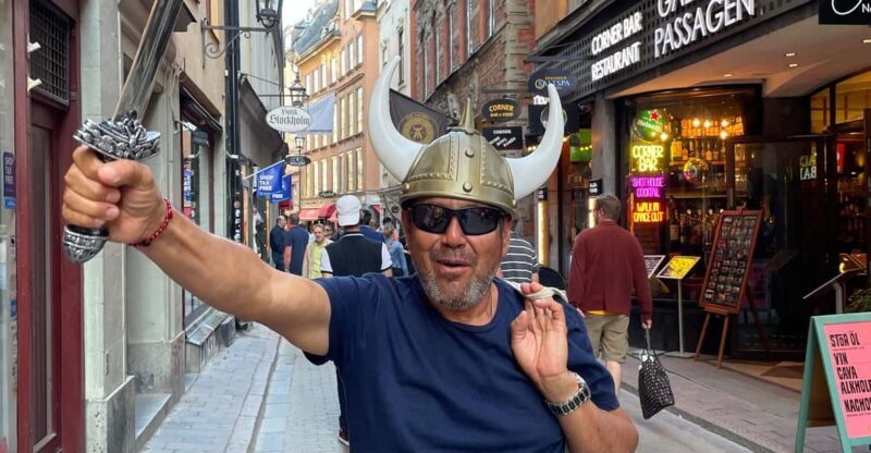 Stockholm: Old Town Guided Walking Tour (English / Deutsch) - Key Points