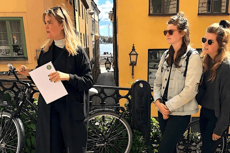 Stockholm: Old Town Walking Tour with Local Guide - Key Points