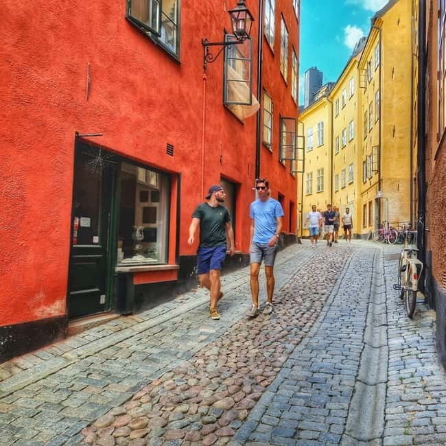 Stockholm: Royal & Classic History Walking Tour with Fika - Exploring the Old Town: What You Can Expect