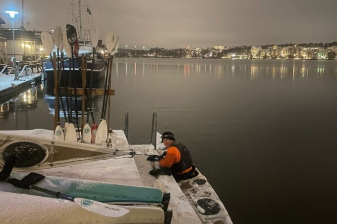 Stockholm: Winter Kayaking Tour With Optional Sauna Time - Sauna Experience