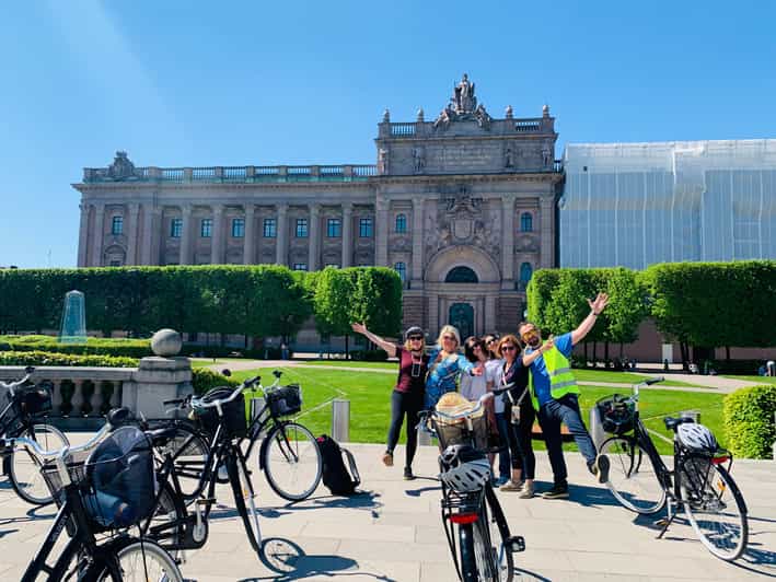 Stockholm's Best Bike Tour! (English / Deutsch) - Is This Tour Right for You?