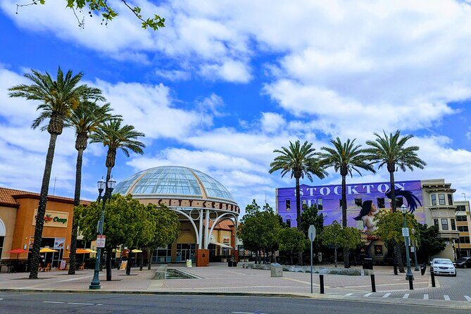 Stockton Scavenger Hunt Walking Tour and Game - Key Points