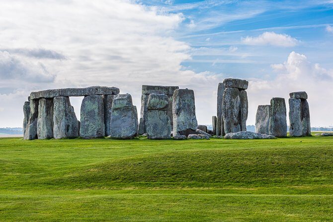 Stonehenge and Salisbury Cathedral Private Tour from Southampton - Key Points