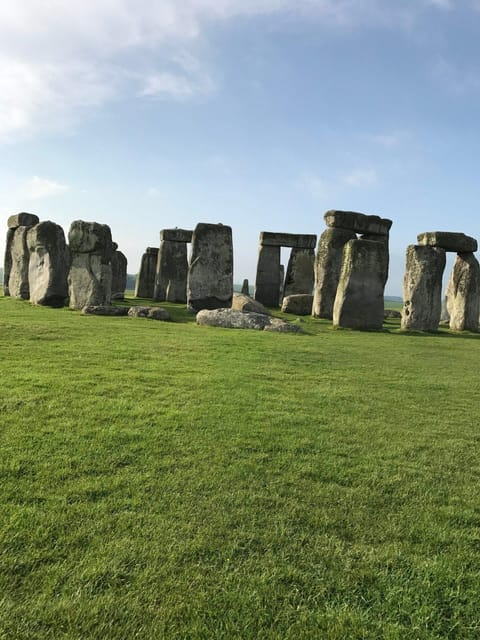 Stonehenge: App Guided Tour + Admission Included - Key Points