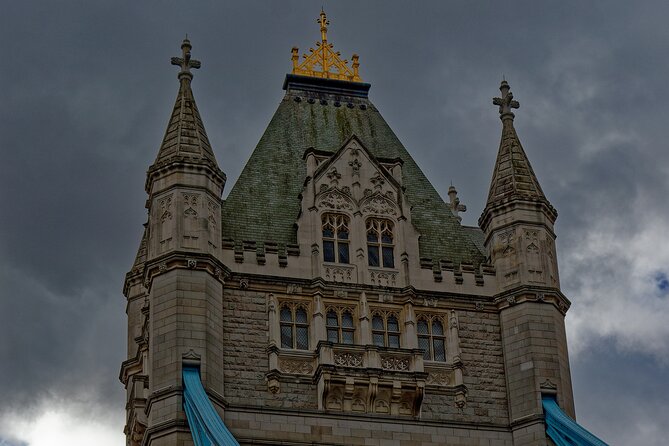 Stories Along the Thames Walking Tour - Local Guide Expertise