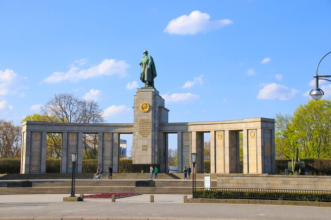 Stories of Berlin – Walking Tour for Couples - Tracing the Berlin Wall