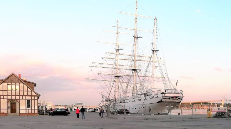 Stralsund: Historical Old Town Self-guided Walking Tour - Highlights and Experience
