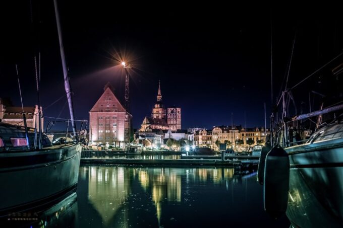 Stralsund: Old Town Evening Tour With a Night Watchman - Historical Landmarks