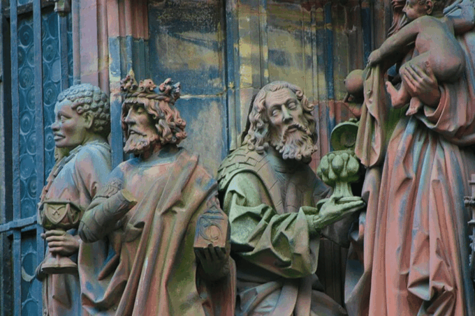 Strasbourg: Christmas Market and City 3 Hour Walking Tour - Exploring the Strasbourg Cathedral