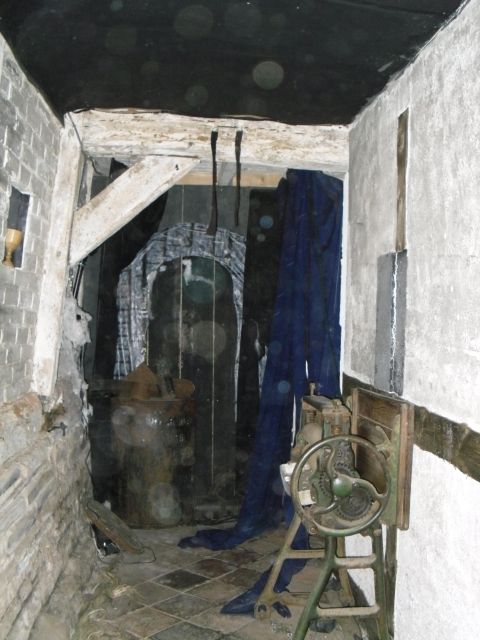 Stratford-upon-Avon: Lantern-Lit Ghost Tour at Tudor World - Experiencing Ghostly Encounters and Atmosphere