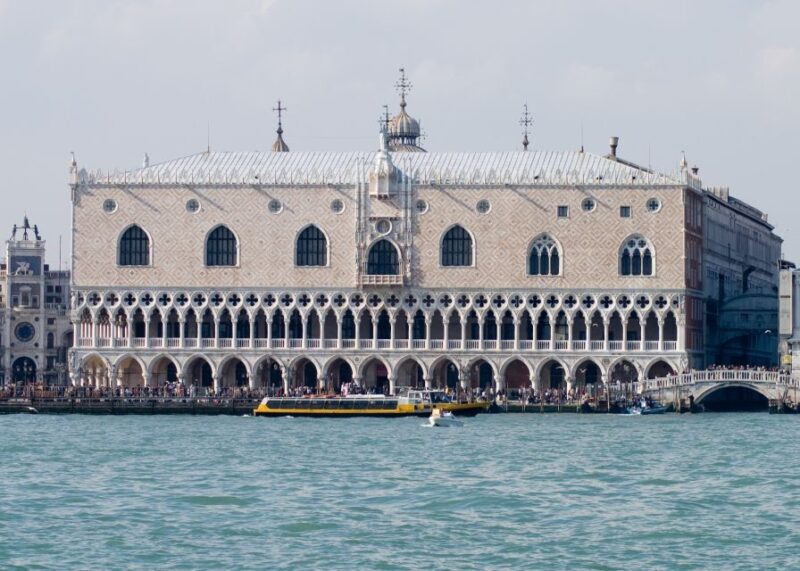Stroll The Halls of Doge's Palace on a Guided Tour in Venice - Key Points  