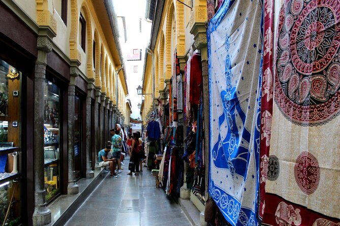 Stroll through Granada: historic center and Albayzín - Key Points