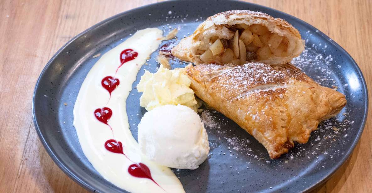Strudel and Stroll Walking Tour in Hahndorf - Reservation