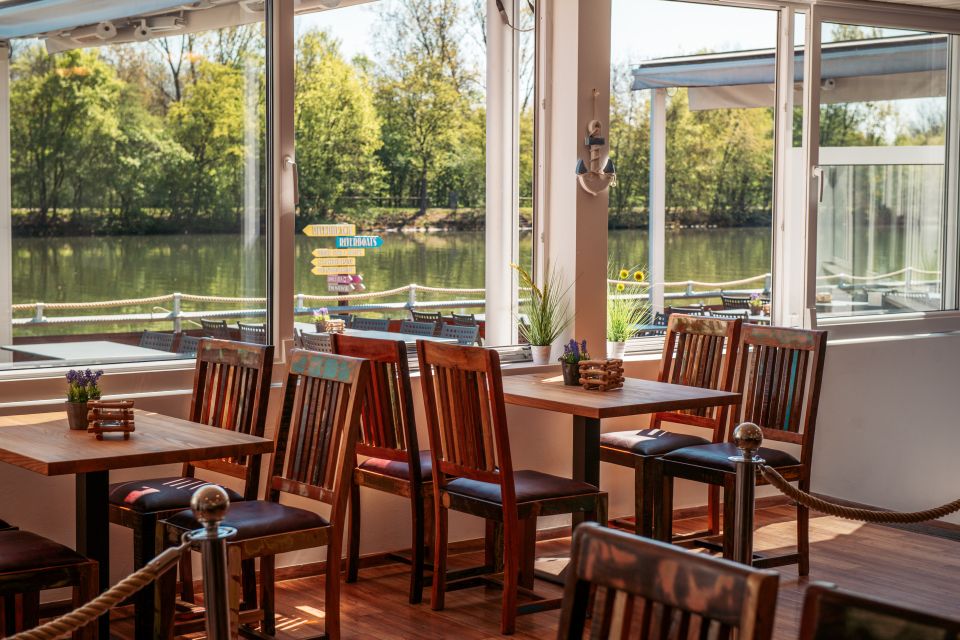 Stuttgart: Winter Sunday Brunch Buffet - Who Should Consider This?