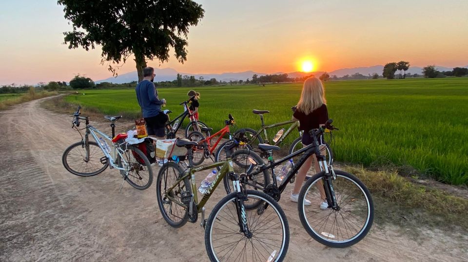 Sukhothai: 2.5-Hours Guided Countryside Sunset Bike Tour - Sunset Over Rice Paddies