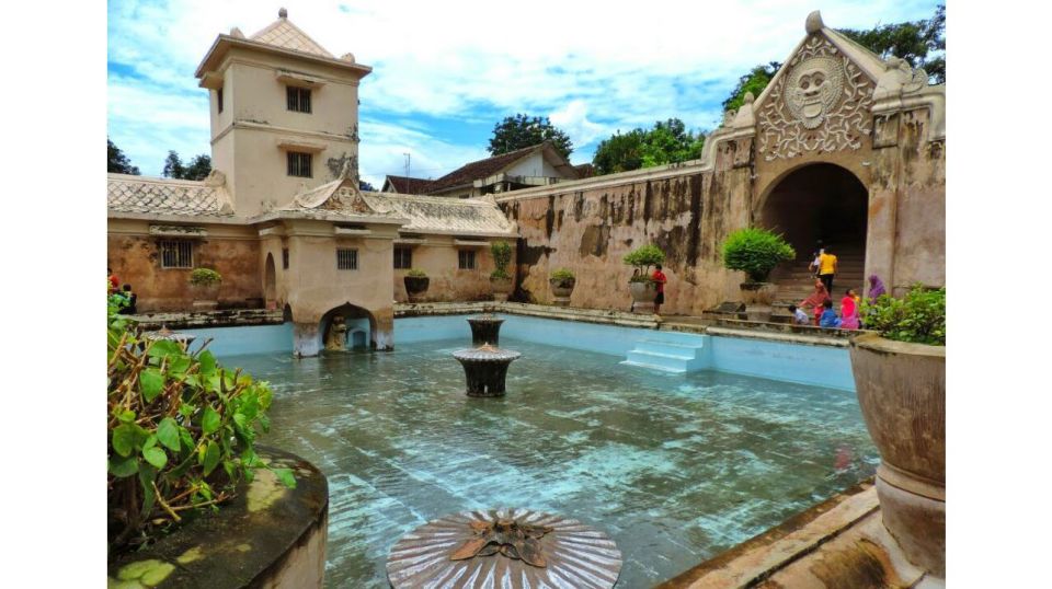 Sultan Palace, Water Castle & Prambanan Temple Guided Tour - Inclusions and Exclusions