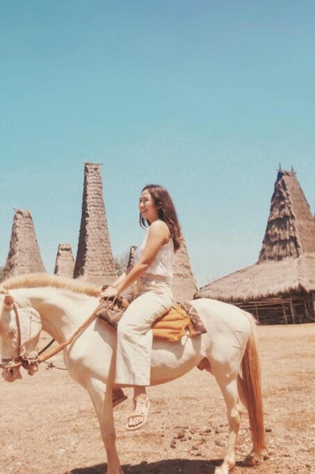 Sumba: Ratenggaro Village, Waikuri & Mandorak Beach Tour - Reserve Now & Pay Later