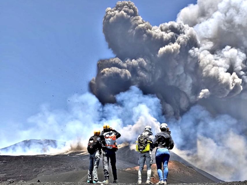 Summit Craters 3,000m Guided Excursion - Experience and Itinerary