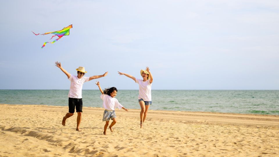 Sun, Art, and Sands: Laguna Beach Family Adventure - Main Beach Park Visit