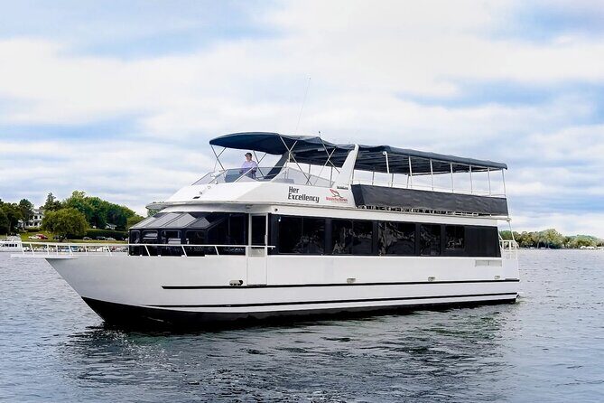 Sunday Brunch Cruise on Lake Minnetonka - Key Points