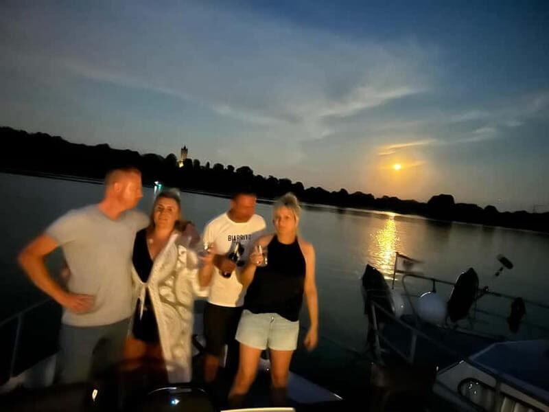 Sundowner, 2-hour sunset boat tour with skipper. - The Experience in Detail