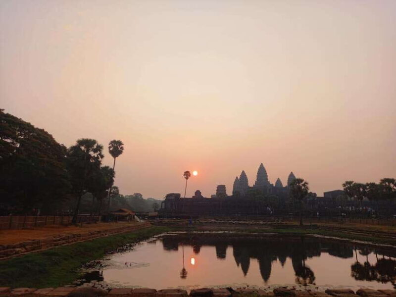 Sunrise at Angkor Wat, explore other temples with a Spanish-speaking guide. - An In-Depth Look at the Tour
